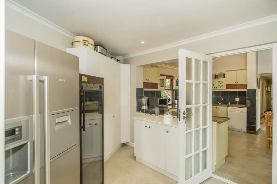 4 Bedroom Property for Sale in Lake Michelle Western Cape